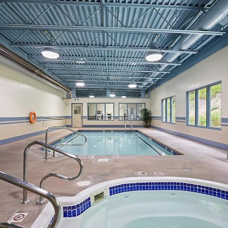 Glenwood Inn & Suites Trail Luaran gambar