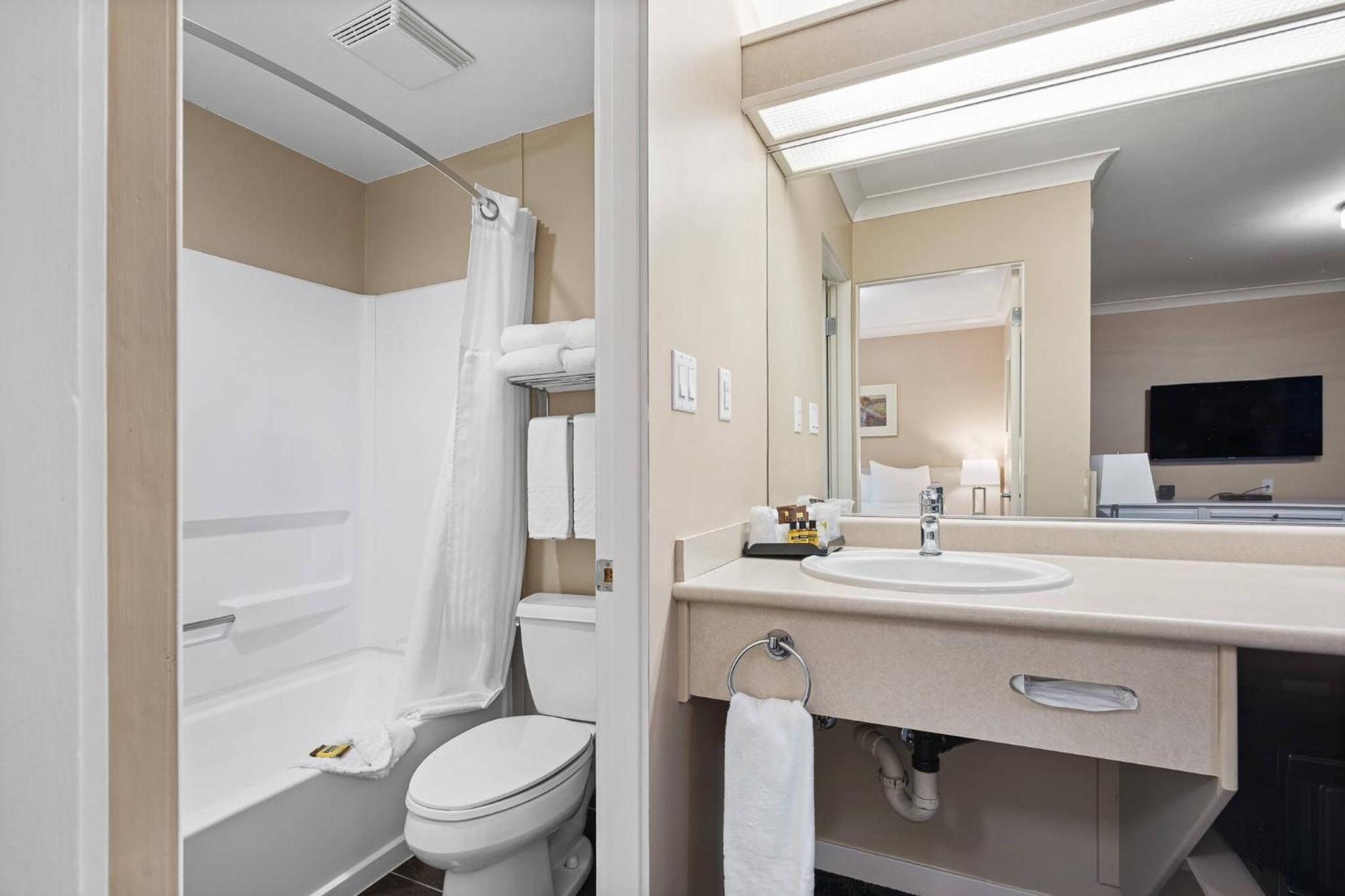 Glenwood Inn & Suites Trail Luaran gambar