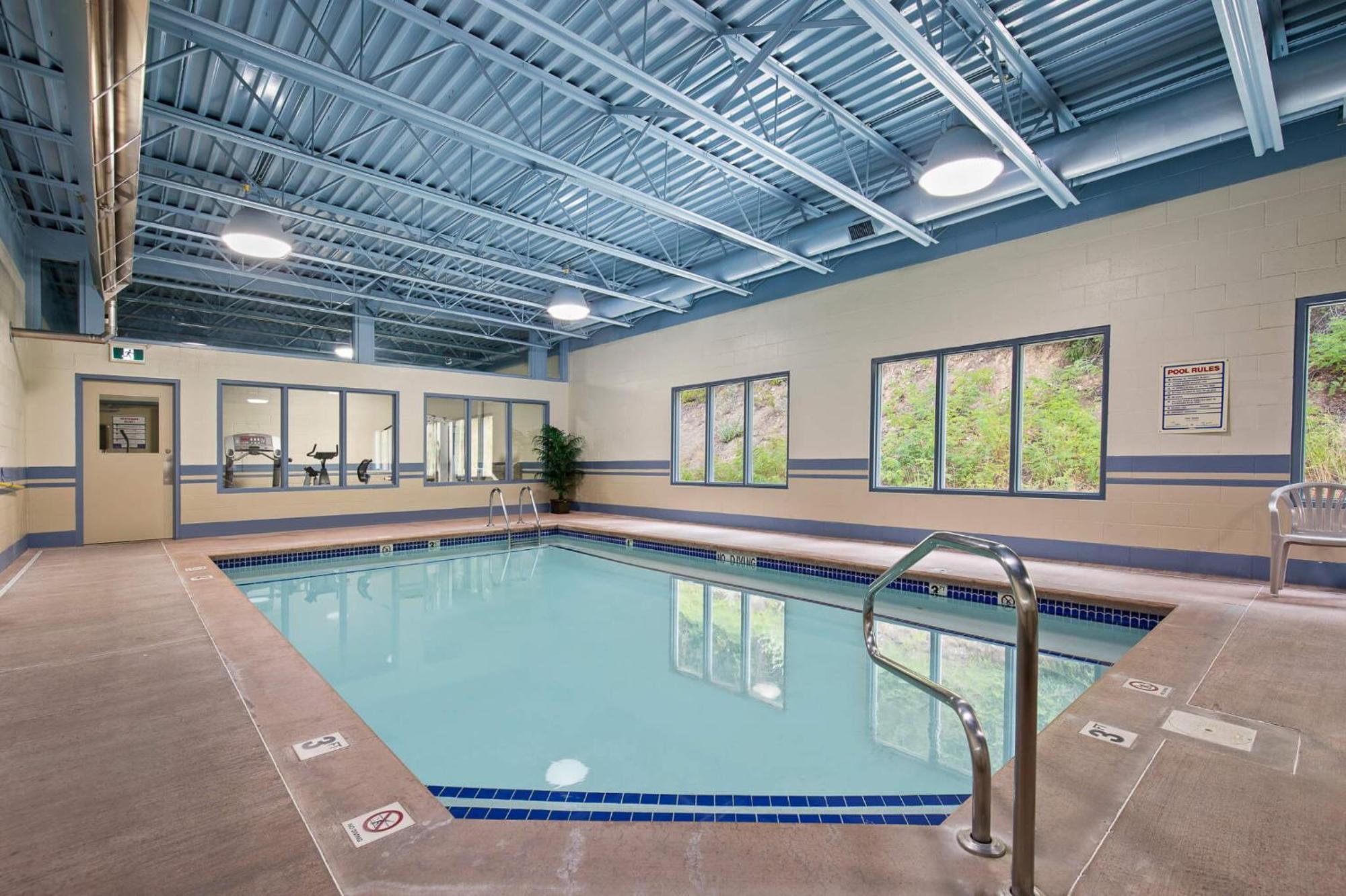 Glenwood Inn & Suites Trail Luaran gambar
