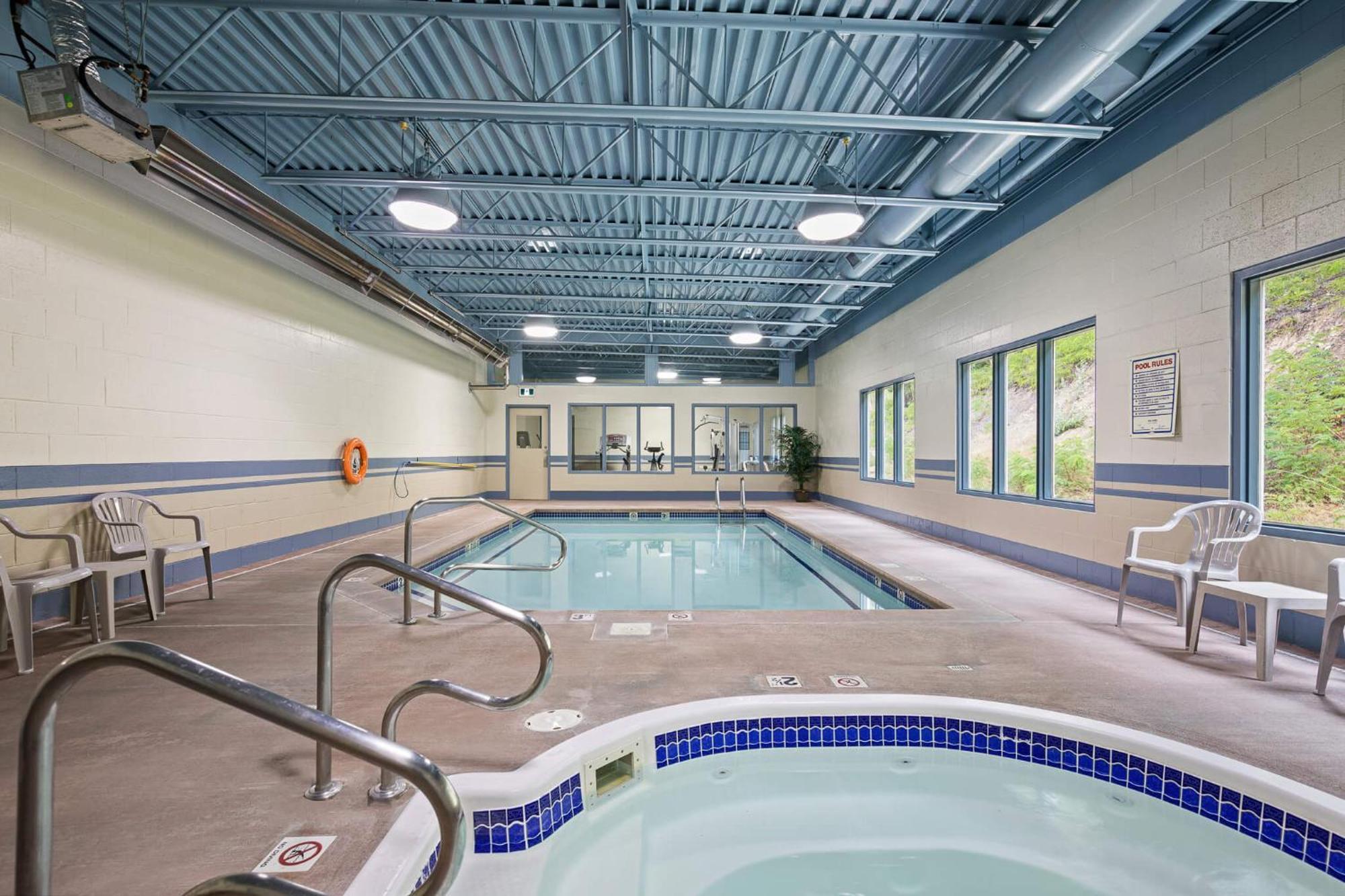 Glenwood Inn & Suites Trail Luaran gambar
