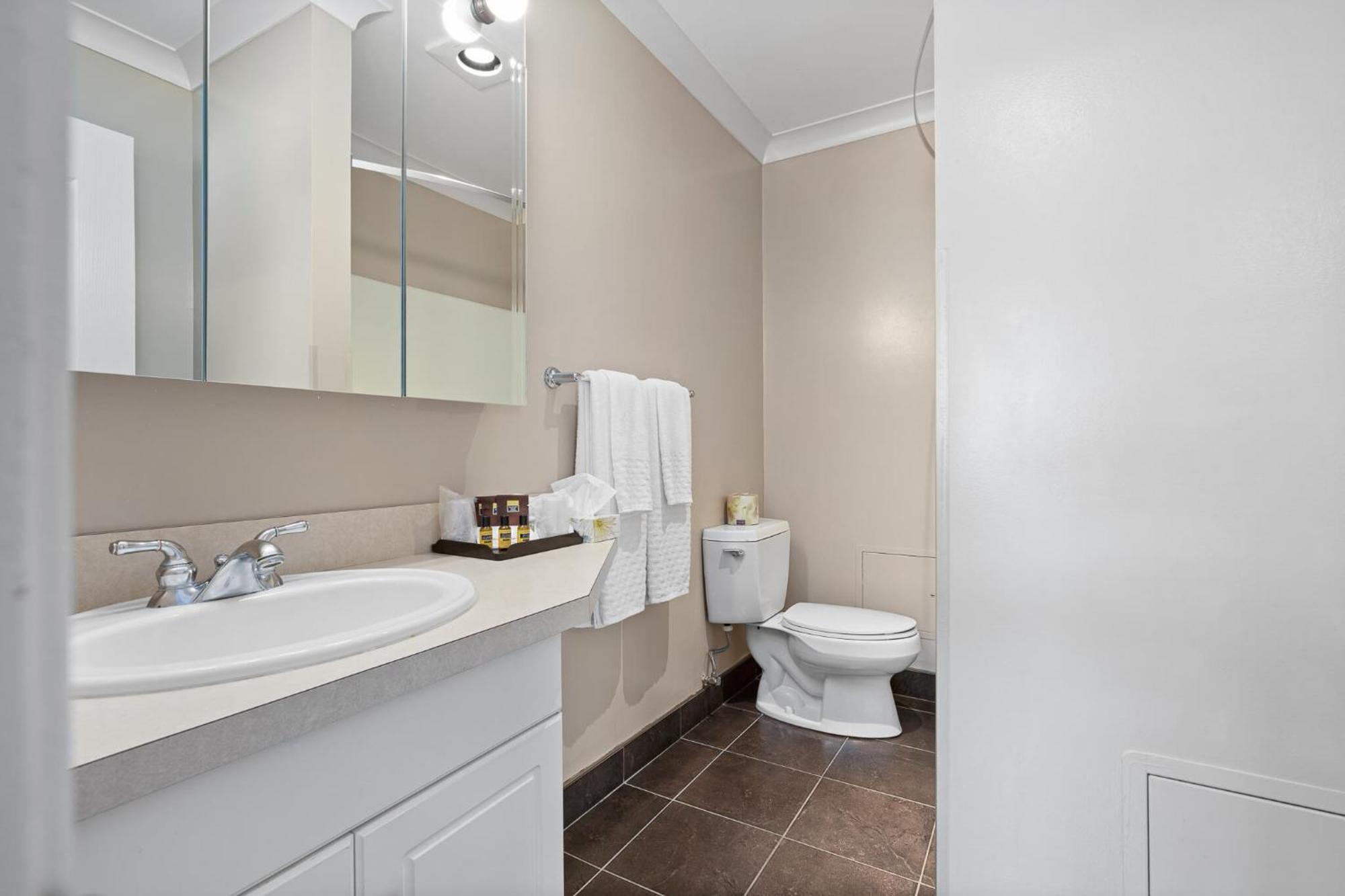 Glenwood Inn & Suites Trail Luaran gambar