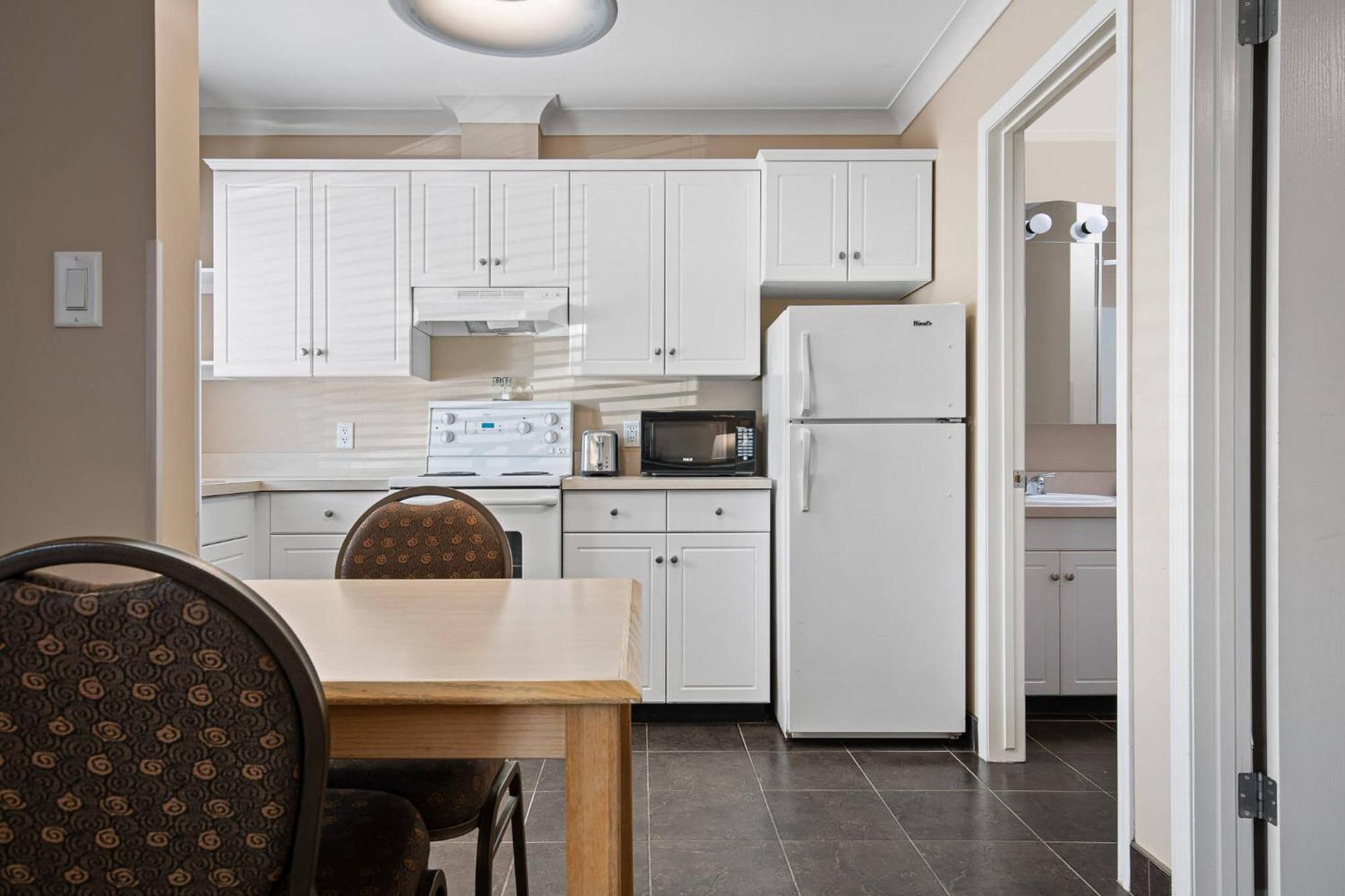 Glenwood Inn & Suites Trail Luaran gambar
