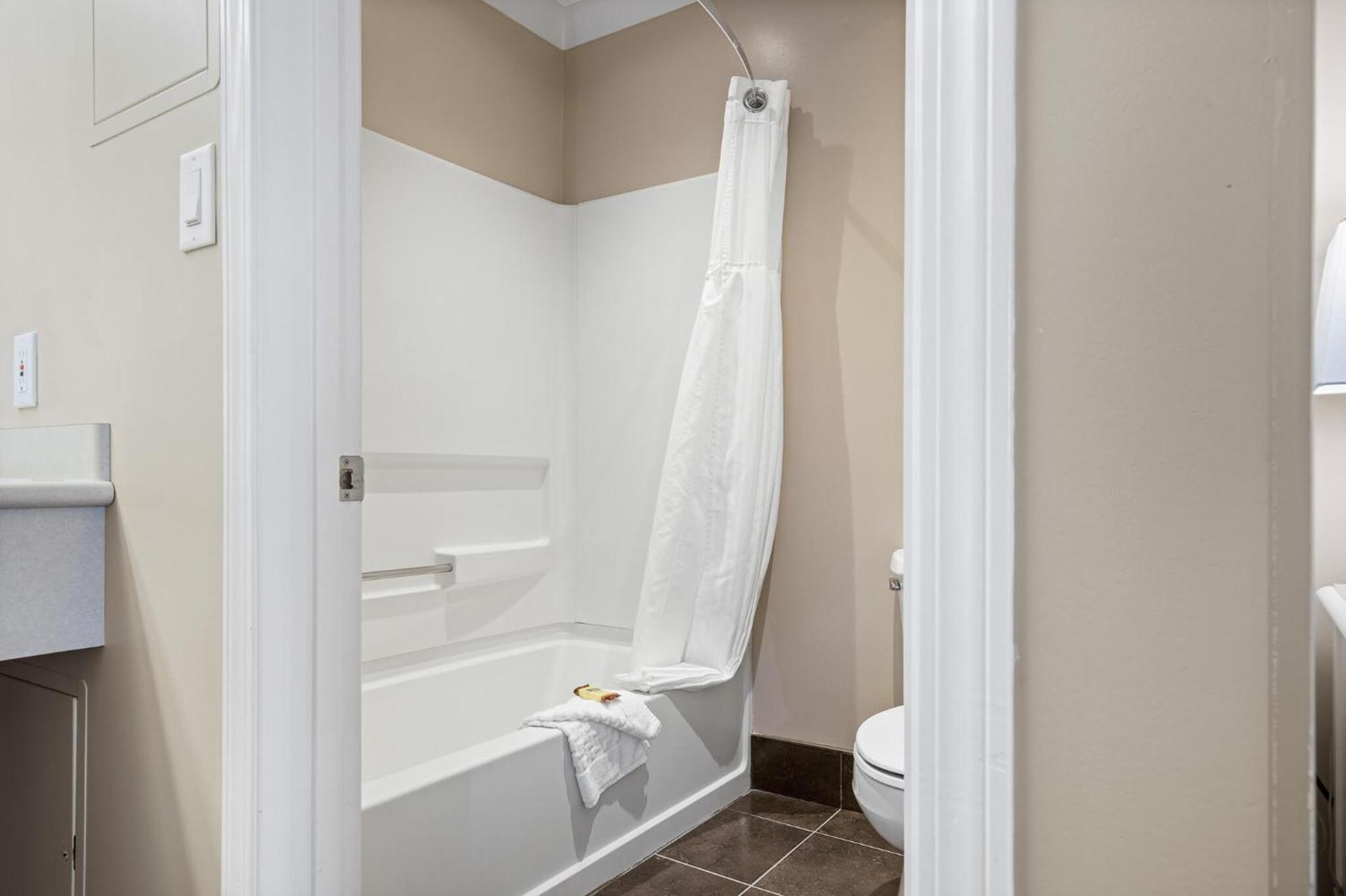 Glenwood Inn & Suites Trail Luaran gambar