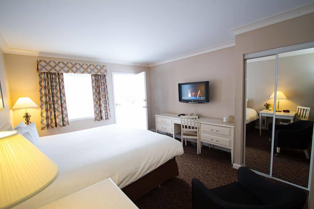 Glenwood Inn & Suites Trail Luaran gambar