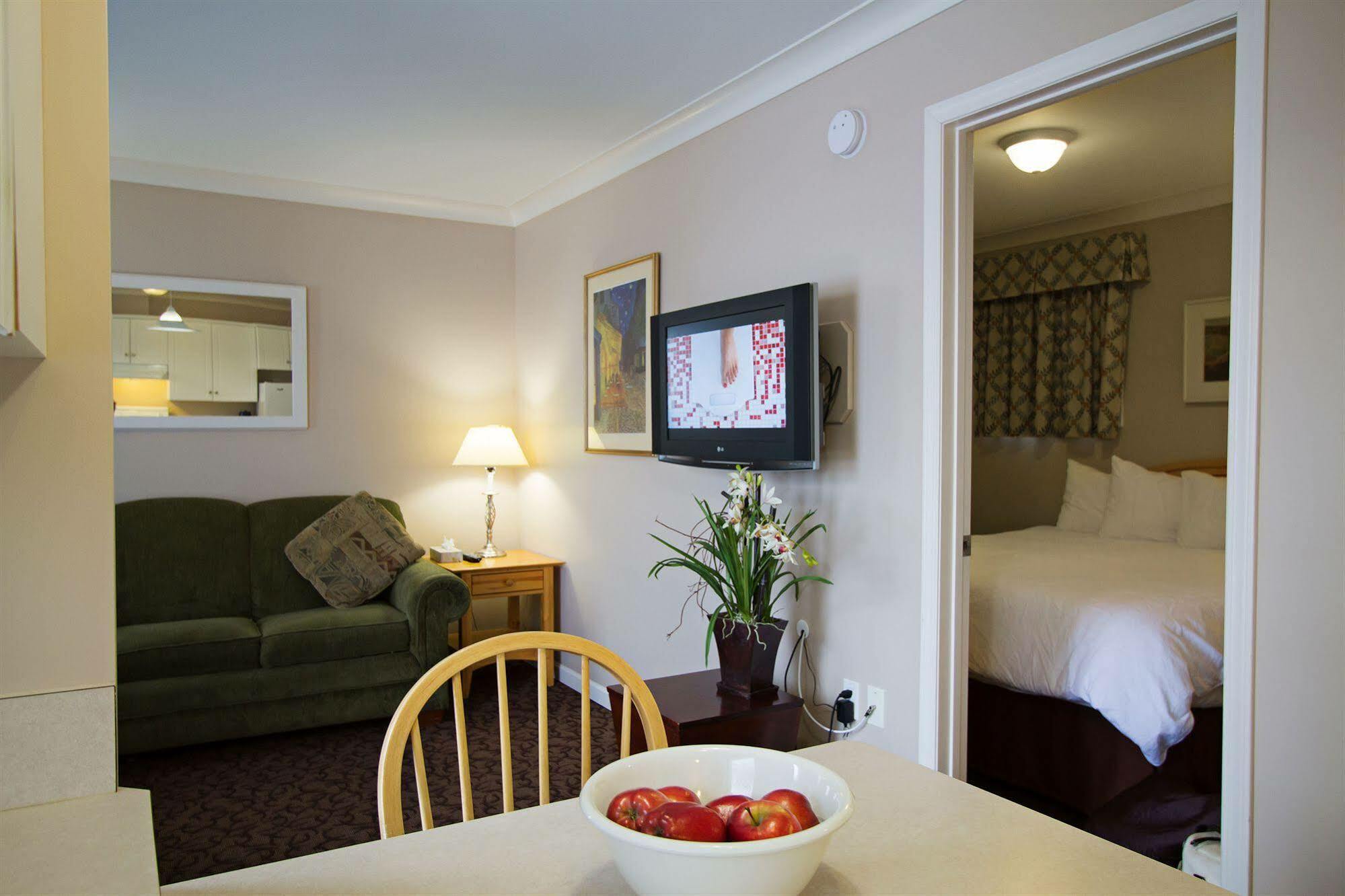 Glenwood Inn & Suites Trail Luaran gambar