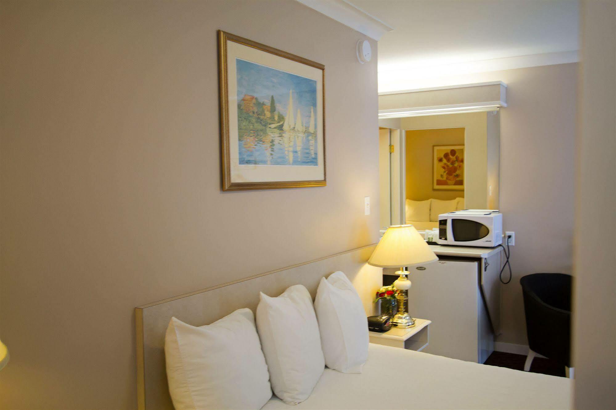 Glenwood Inn & Suites Trail Luaran gambar